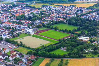 Vue aérienne de Terrains de sport du TSG Eintracht Plankstadt à Plankstadt dans le département Bade-Wurtemberg, Allemagne