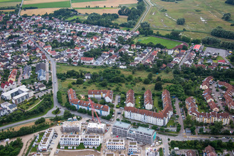 Vue aérienne de Rue Rohrhofer à le quartier Rheinau in Mannheim dans le département Bade-Wurtemberg, Allemagne
