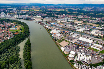 Port du Rhin à le quartier Rheinau in Mannheim dans le département Bade-Wurtemberg, Allemagne vue d'en haut