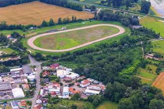 Vue aérienne de Circuit de course sur piste de sable du Motorsport Club Altrip eV à Altrip dans le département Rhénanie-Palatinat, Allemagne