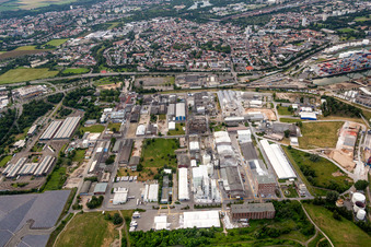 Vue aérienne de Installations techniques dans la zone industrielle d'ICL Germany Ludwigshafen / ICL Fertilizers Deutschland GmbH à le quartier Rheingönheim in Ludwigshafen am Rhein dans le département Rhénanie-Palatinat, Allemagne