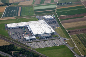 Vue aérienne de Marché du Palatinat à le quartier Rheingönheim in Ludwigshafen am Rhein dans le département Rhénanie-Palatinat, Allemagne