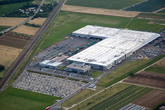 Vue aérienne de Marché de gros à le quartier Rheingönheim in Ludwigshafen am Rhein dans le département Rhénanie-Palatinat, Allemagne