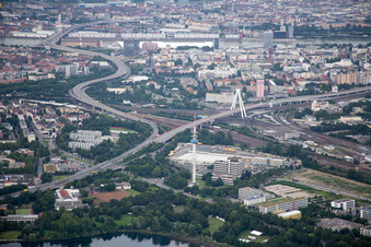 Vue aérienne de Station de métro à le quartier Mundenheim in Ludwigshafen am Rhein dans le département Rhénanie-Palatinat, Allemagne