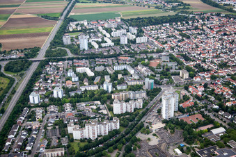 Quartier Oggersheim in Ludwigshafen am Rhein dans le département Rhénanie-Palatinat, Allemagne hors des airs