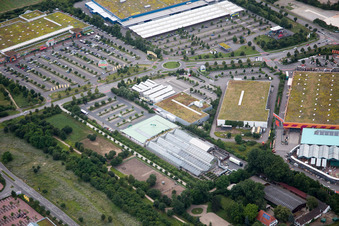 Vue aérienne de Dehner à le quartier Oggersheim in Ludwigshafen am Rhein dans le département Rhénanie-Palatinat, Allemagne