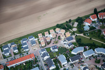 Quartier Oggersheim in Ludwigshafen am Rhein dans le département Rhénanie-Palatinat, Allemagne vue du ciel