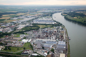 Vue aérienne de Synthomer Allemagne à Worms dans le département Rhénanie-Palatinat, Allemagne