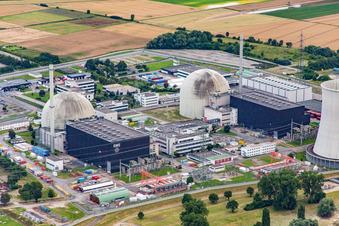 Image drone de Centrale nucléaire à le quartier Wattenheim in Biblis dans le département Hesse, Allemagne