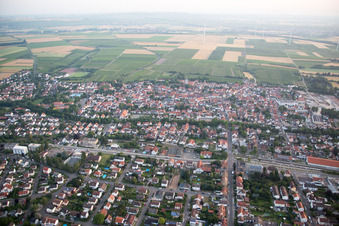 Vue aérienne de Quartier Pfeddersheim in Worms dans le département Rhénanie-Palatinat, Allemagne