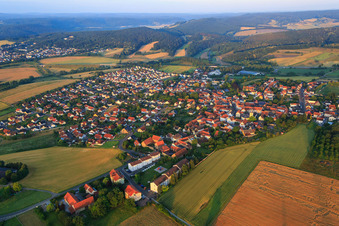 Vue aérienne de Vue du village depuis le nord-est à Kerzenheim dans le département Rhénanie-Palatinat, Allemagne