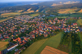 Vue aérienne de Vue de la ville depuis le nord-est à Kerzenheim dans le département Rhénanie-Palatinat, Allemagne