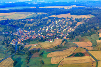 Vue aérienne de Vue du village depuis le nord-est à Sippersfeld dans le département Rhénanie-Palatinat, Allemagne