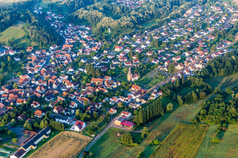 Vue aérienne de Champs agricoles et terres agricoles à Sippersfeld dans le département Rhénanie-Palatinat, Allemagne