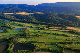 Terrain de golf du Golfclub am Donnersberg eV à Imsbach dans le département Rhénanie-Palatinat, Allemagne depuis l'avion
