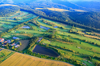 Vue d'oiseau de Terrain de golf du Golfclub am Donnersberg eV à Imsbach dans le département Rhénanie-Palatinat, Allemagne