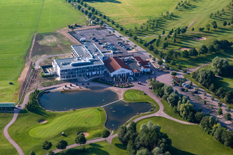 Vue aérienne de Golf Resort Gernsheim - Hof Gräbenbruch à le quartier Allmendfeld in Gernsheim dans le département Hesse, Allemagne