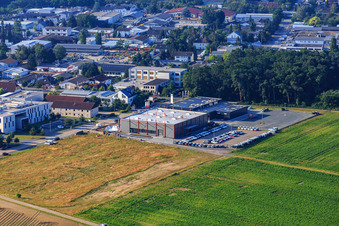 Enregistrement par drone de Autohaus Alsbach Bayram GmbH - Alsbach-Hähnlein à le quartier Sandwiese in Alsbach-Hähnlein dans le département Hesse, Allemagne