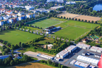 Vue aérienne de Au parc des sports avec SSG Bensheim Hockey et FC Italia Bensheim eV à Bensheim dans le département Hesse, Allemagne