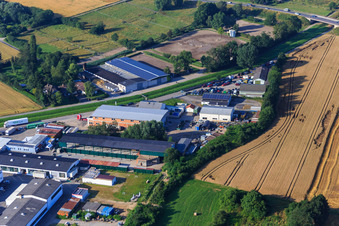 Vue aérienne de EASYFITNESS Bensheim et Communauté Équestre Bensheim eV à Bensheim dans le département Hesse, Allemagne