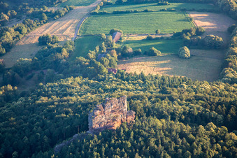 Vue aérienne de Asselstein à Annweiler am Trifels dans le département Rhénanie-Palatinat, Allemagne