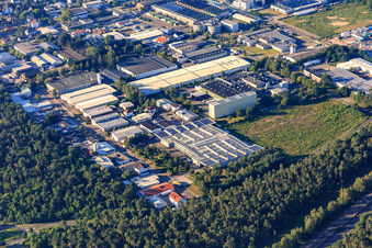 Vue aérienne de Zone industrielle Boschstraße avec Loeser GmbH - Niederberger Nibru et centre logistique HORNBACH Speyer à Speyer dans le département Rhénanie-Palatinat, Allemagne