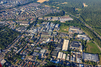 Vue aérienne de Zone industrielle de la Draisstraße avec MANN+HUMMEL, IGATEC GmbH, Feuer-Vogel GmbH & Co KG et Neptune Energy à Speyer dans le département Rhénanie-Palatinat, Allemagne