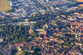 Vue aérienne de Cathédrale à Speyer du nord à Speyer dans le département Rhénanie-Palatinat, Allemagne