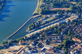 Vue aérienne de Lofts sur la Hafenstrasse avec SEA LIFE Speyer au port de plaisance sur le Rhin à Speyer dans le département Rhénanie-Palatinat, Allemagne