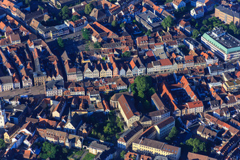 Vue aérienne de Vieille ville historique avec la Maximilianstraße avec l'ancienne église Saint-Louis et la Große Greifengasse du nord à Speyer dans le département Rhénanie-Palatinat, Allemagne