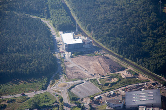 Vue aérienne de Nouveau parking SEW eurodrive à le quartier Graben in Graben-Neudorf dans le département Bade-Wurtemberg, Allemagne
