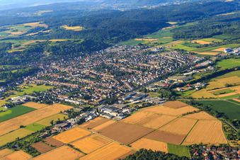 Vue aérienne de Aperçu de la ville depuis le nord-ouest à Weingarten dans le département Bade-Wurtemberg, Allemagne