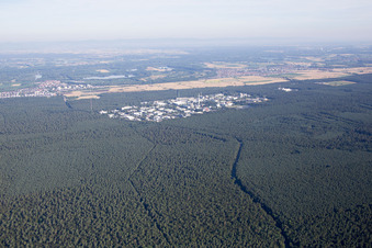 Vue aérienne de Campus du KIT Nord depuis l'est à le quartier Leopoldshafen in Eggenstein-Leopoldshafen dans le département Bade-Wurtemberg, Allemagne
