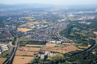 Quartier Neureut in Karlsruhe dans le département Bade-Wurtemberg, Allemagne d'en haut