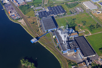 Vue aérienne de Zone industrielle d'Oberwald avec usine de papier Palm GmbH & Co. KG | Usine Wörth am Rhein à Wörth am Rhein dans le département Rhénanie-Palatinat, Allemagne