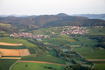 Quartier Gleishorbach in Gleiszellen-Gleishorbach dans le département Rhénanie-Palatinat, Allemagne hors des airs