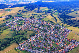 Vue aérienne de Vue d'ensemble du village du sud-ouest du Palatinat depuis le sud à Martinshöhe dans le département Rhénanie-Palatinat, Allemagne