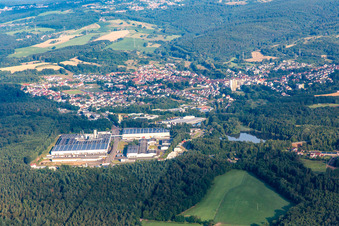 Vue aérienne de Zone industrielle avec DB Schenker à le quartier Eichelscheiderhof in Waldmohr dans le département Rhénanie-Palatinat, Allemagne