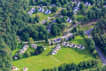 Vue aérienne de Maisons de vacances dans le parc de vacances Hambachtal - Succesholidayparcs à Oberhambach dans le département Rhénanie-Palatinat, Allemagne