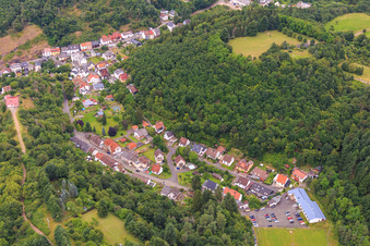Vue aérienne de Salle de sport du Bollenbacher SV à le quartier Kirchenbollenbach in Idar-Oberstein dans le département Rhénanie-Palatinat, Allemagne