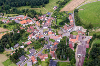 Vue aérienne de Champs agricoles et surfaces utilisables à Reichsthal dans le département Rhénanie-Palatinat, Allemagne
