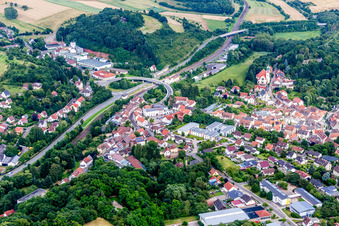 Vue aérienne de Église catholique du Sacré-Cœur à Winnweiler dans le département Rhénanie-Palatinat, Allemagne