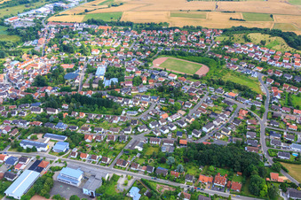 Vue aérienne de Vue de la ville depuis le nord à Winnweiler dans le département Rhénanie-Palatinat, Allemagne