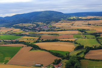 Vue aérienne de Parking de Donnersberg sur l'A63 à Börrstadt dans le département Rhénanie-Palatinat, Allemagne
