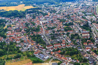 Vue aérienne de Rue Ebertsheimer à Eisenberg dans le département Rhénanie-Palatinat, Allemagne