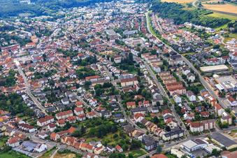 Vue aérienne de Pestalozzistr à Eisenberg dans le département Rhénanie-Palatinat, Allemagne