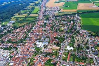 Vue aérienne de Vue vers l'ouest à Kandel dans le département Rhénanie-Palatinat, Allemagne