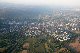 Vue aérienne de Du nord à Ettlingen dans le département Bade-Wurtemberg, Allemagne