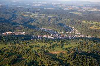 Vue aérienne de Quartier Ersingen in Kämpfelbach dans le département Bade-Wurtemberg, Allemagne