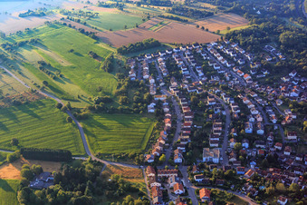 Vue aérienne de Landhausstr à Ispringen dans le département Bade-Wurtemberg, Allemagne